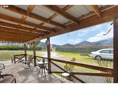 583 Suncrest Street Myrtle Creek OR 97457
