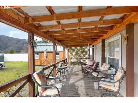 583 Suncrest Street Myrtle Creek OR 97457