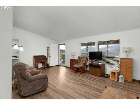 583 Suncrest Street Myrtle Creek OR 97457