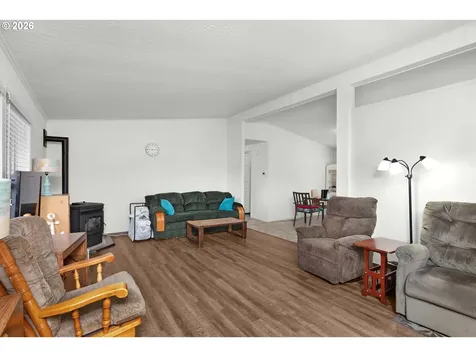 583 Suncrest Street Myrtle Creek OR 97457