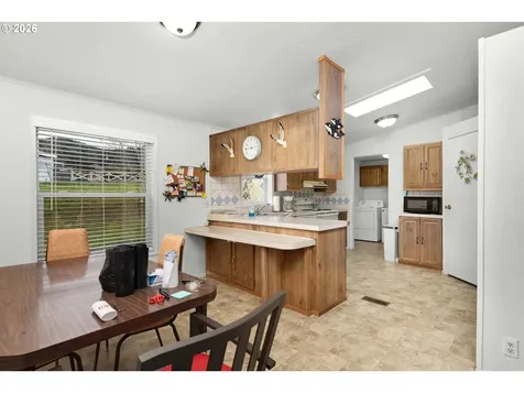 583 Suncrest Street Myrtle Creek OR 97457