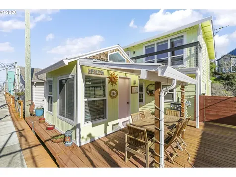 376 N Tomahawk Island Drive Portland OR 97217