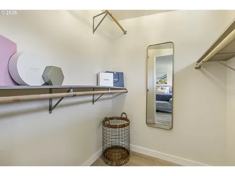 376 N Tomahawk Island Drive Portland OR 97217