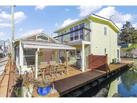 376 N Tomahawk Island Drive Portland OR 97217