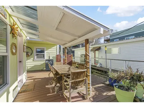 376 N Tomahawk Island Drive Portland OR 97217