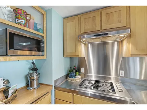 376 N Tomahawk Island Drive Portland OR 97217