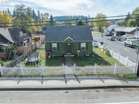 2303 Long Street Sweet Home OR 97386