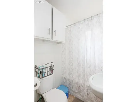 2303 Long Street Sweet Home OR 97386