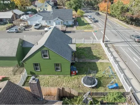 2303 Long Street Sweet Home OR 97386