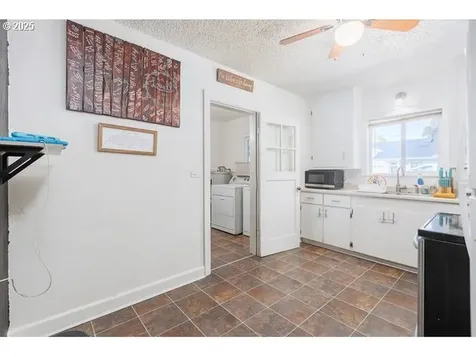 2303 Long Street Sweet Home OR 97386