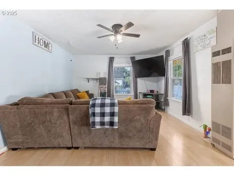 2303 Long Street Sweet Home OR 97386