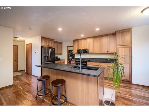 45245 SW Saddleback Drive Gaston OR 97119