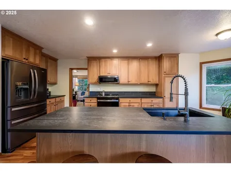 45245 SW Saddleback Drive Gaston OR 97119