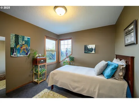 45245 SW Saddleback Drive Gaston OR 97119