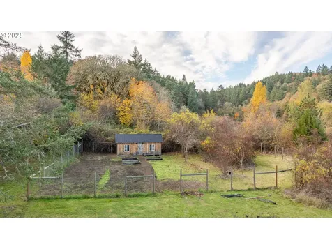 45245 SW Saddleback Drive Gaston OR 97119