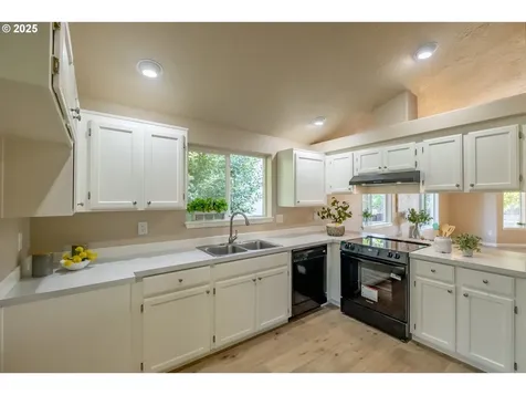 2425 Brown Road NE Salem OR 97305