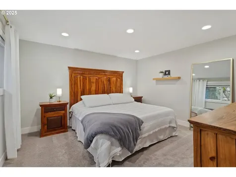 9005 SW Caroline Drive Portland OR 97225