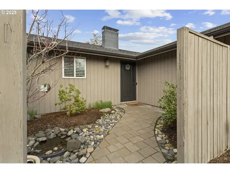 9005 SW Caroline Drive Portland OR 97225