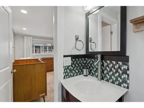 9005 SW Caroline Drive Portland OR 97225