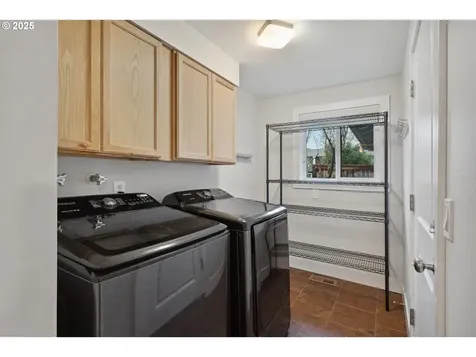 9005 SW Caroline Drive Portland OR 97225