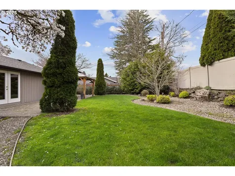 9005 SW Caroline Drive Portland OR 97225
