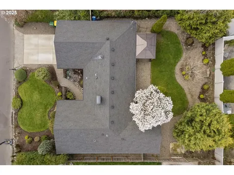 9005 SW Caroline Drive Portland OR 97225