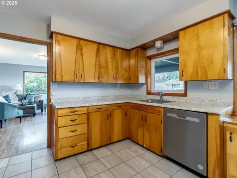 738 NE Macy Street Mcminnville OR 97128