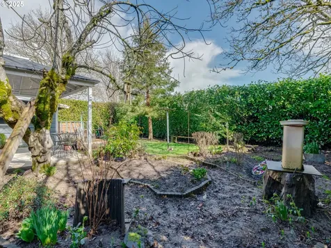 738 NE Macy Street Mcminnville OR 97128