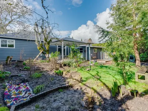 738 NE Macy Street Mcminnville OR 97128