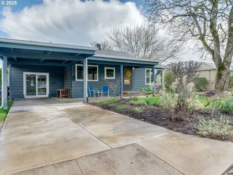 738 NE Macy Street Mcminnville OR 97128