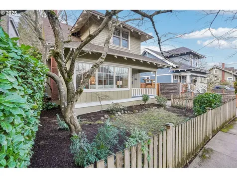 1711 SE 38th Avenue Portland OR 97214