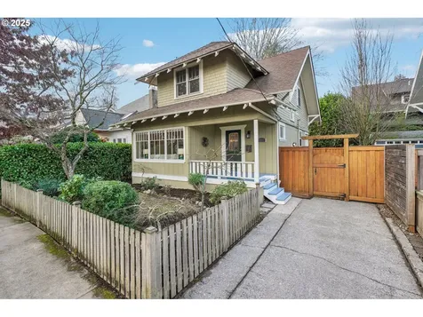 1711 SE 38th Avenue Portland OR 97214