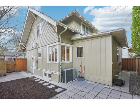 1711 SE 38th Avenue Portland OR 97214
