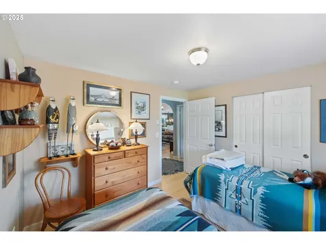 64 Park Village Drive Florence OR 97439