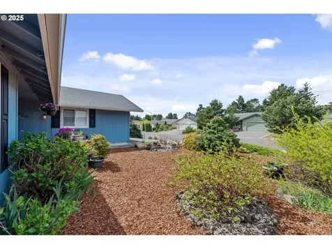 64 Park Village Drive Florence OR 97439