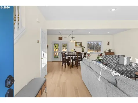 2922 Walnut Court Hubbard OR 97032