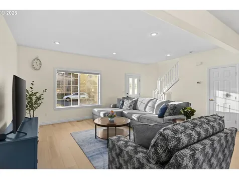2922 Walnut Court Hubbard OR 97032