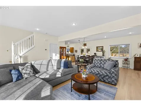 2922 Walnut Court Hubbard OR 97032