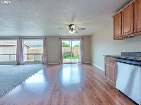 225 SW Fleishauer Lane Mcminnville OR 97128