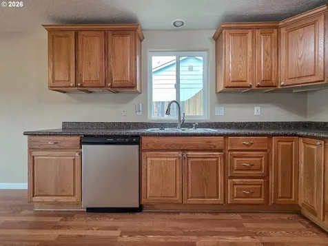 225 SW Fleishauer Lane Mcminnville OR 97128