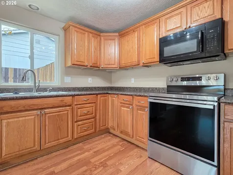 225 SW Fleishauer Lane Mcminnville OR 97128