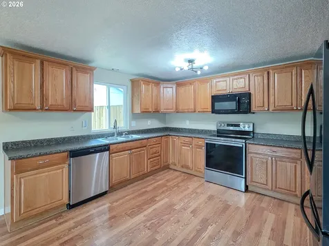 225 SW Fleishauer Lane Mcminnville OR 97128