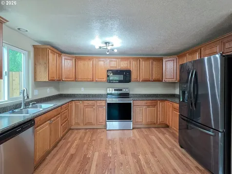 225 SW Fleishauer Lane Mcminnville OR 97128
