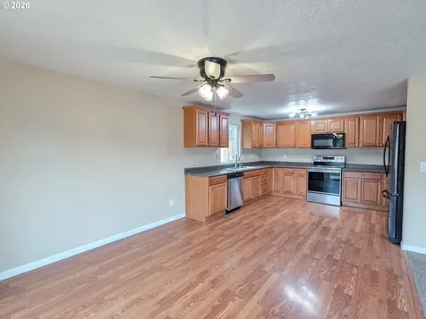 225 SW Fleishauer Lane Mcminnville OR 97128