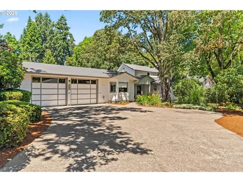 1572 Happy Lane Eugene OR 97401