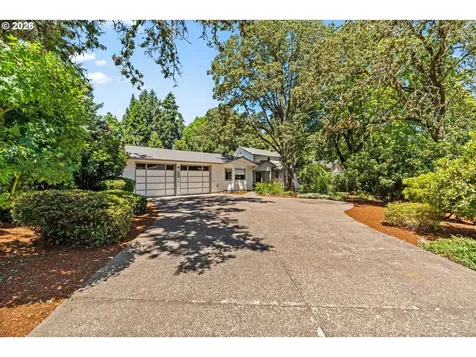 1572 Happy Lane Eugene OR 97401