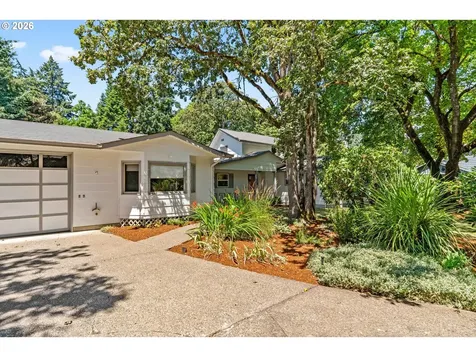 1572 Happy Lane Eugene OR 97401