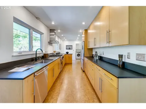 4001 SW Jerald Court Portland OR 97221