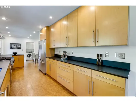 4001 SW Jerald Court Portland OR 97221
