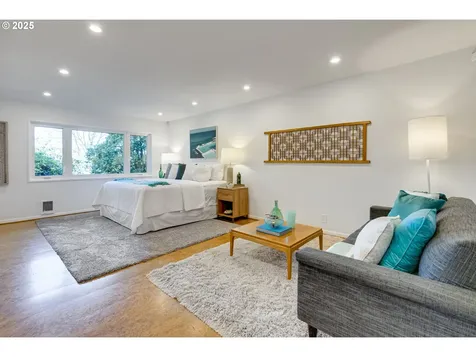 4001 SW Jerald Court Portland OR 97221